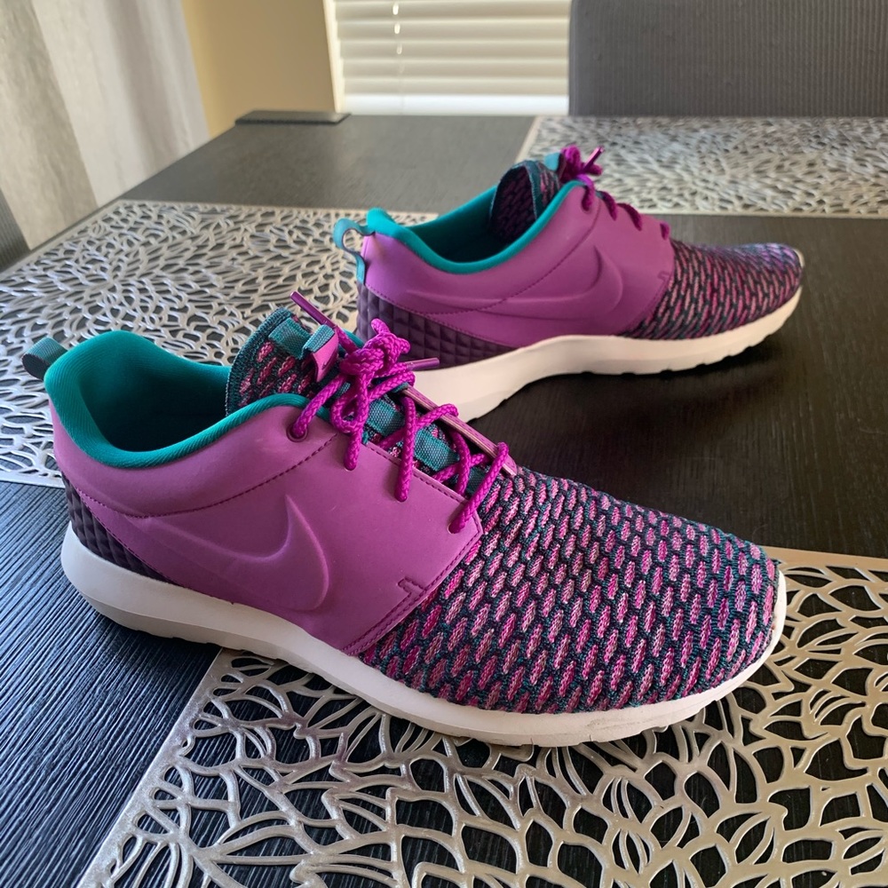 Nike Roshes 11.5